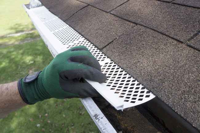 Gutter Cleaning 101: Equipment and Techniques for Safe DIY Cleaning